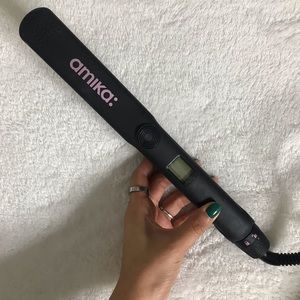 Amika the Antidote Hair Straightener